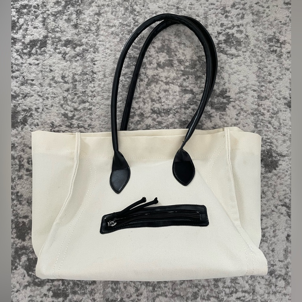3/$30! Canvas shoulder bag. Used once or twice.